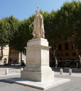 Lucca, Piazza Napoleone, monumento a Maria Luisa Borbone